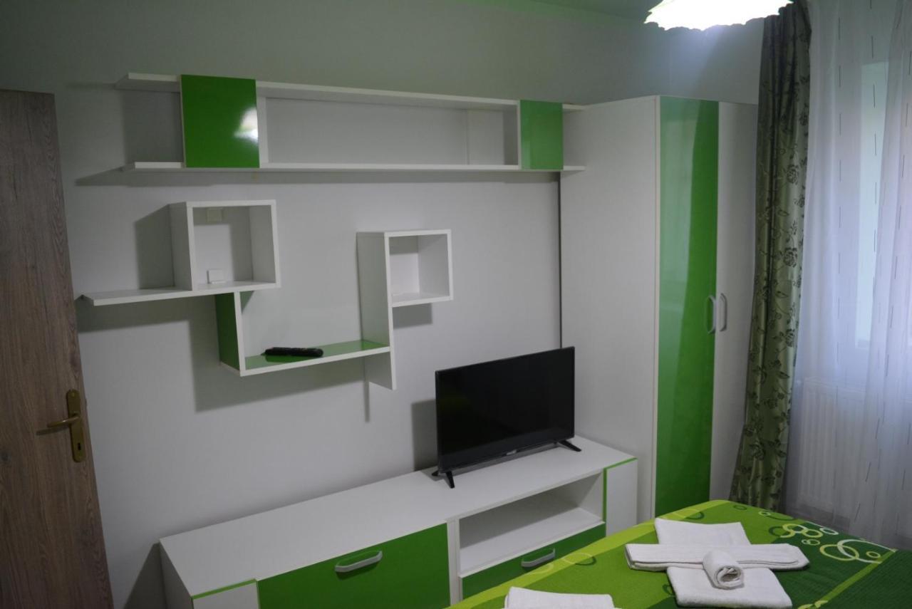 Green Rooms Hunedoara Extérieur photo
